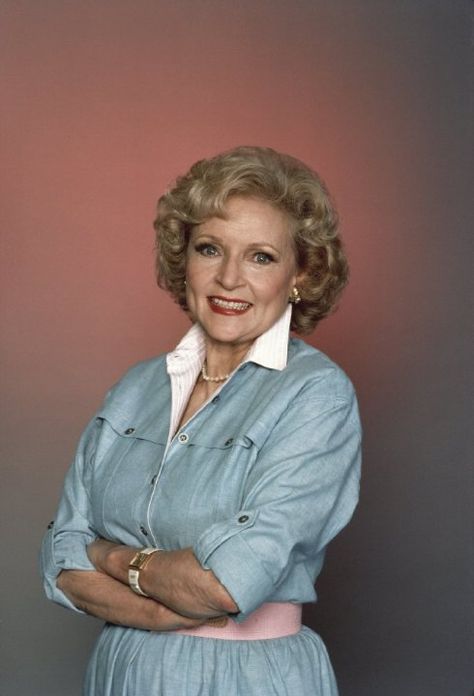 White Hairstyles, Rose Nylund, Golden Girls Quotes, Vintage Celebrities, Blanche Devereaux, Perry Farrell, Portrait Reference, White Lady, Photo Bank