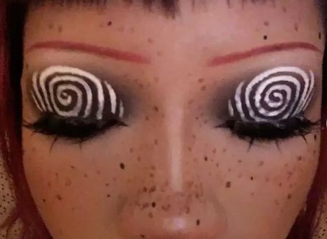 Spooky Eyeliner Looks, Button Eye Makeup, Coraline Eye Makeup, Coraline Makeup Ideas, Coraline Inspired Makeup, Coraline Makeup Looks, Coraline Makeup, Coraline Costume, College Makeup