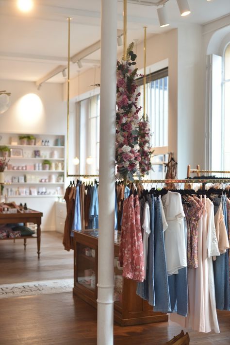 Sezane Sponsored Post - Cupcakes & Cashmere French Store Design, French Boutique Aesthetic, French Boutique Interior, Storefront Inspiration, Fashion Boutique Interior, Botique Interiors, Clothes Room, Chic Bouquet, Boutique Aesthetic