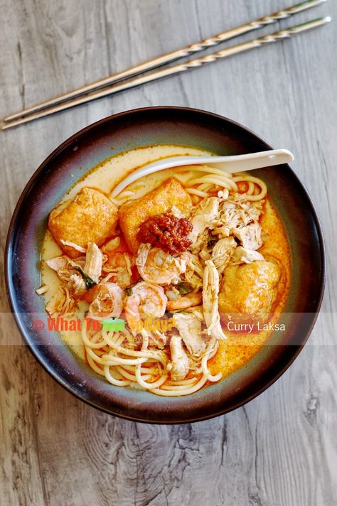 Laksa Recipe, Curry Laksa, Asian Fusion Recipes, Tofu Chicken, Asian Noodle Recipes, Malaysian Cuisine, Asian Kitchen, Easy Asian Recipes, Singapore Food