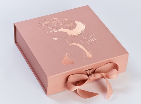 Jewelry Packaging Design, Luxury Packaging Design, Gold Foil Design, Rose Gold Gifts, Pink Gift Box, Packaging Ideas Business, Large Gift Boxes, Gold Gift Boxes, Gift Box Design