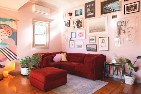 15 Colors That Go With Red, According to Designers | Apartment Therapy Red Couch Living Room, Rainbow Headboard, Red Apartment, Drum Room, Australia House, Red Furniture, Red Couch, Melbourne House, Red Sofa