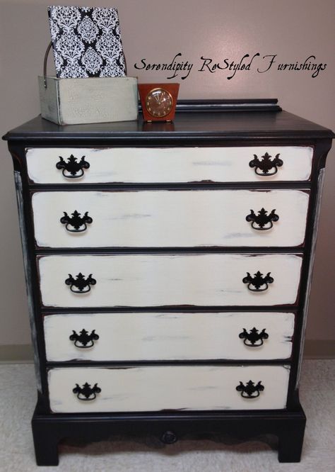 Black and White dresser painted with Annie Sloan Chalk paint, Graphite and Old White then dark waxed Black And White Furniture Painting Ideas, Annie Sloan Chalk Paint Graphite, Black And White Dresser, Furniture Remake, Chalk Painted Furniture, Hutch Furniture, Red Bedroom Decor, Black And White Furniture, Black Painted Furniture