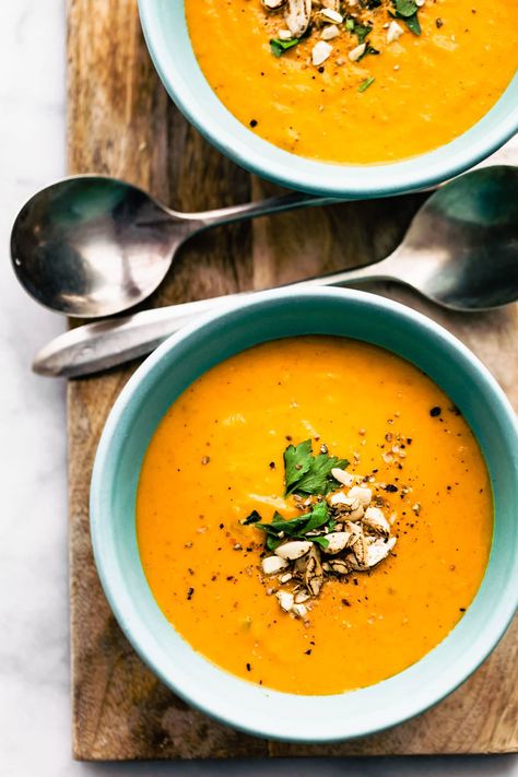 Carrot Parsnip Soup, Roasted Root Vegetable Soup, Vegetable Soup Vegan, Parsnips And Carrots, Carrot And Parsnip Soup, Quinoa Burger Recipe, Cotter Crunch, Vegan Mushroom Soup, Leftover Vegetables