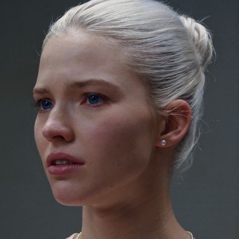 Sasha Luss - Anna Anna 2019 Movie, Anna Movie Sasha Luss, Sasha Luss Aesthetic, Godric Hollow, Sasha Luss Anna, Anna 2019, Anna Movie, Anna Hair, Sasha Luss