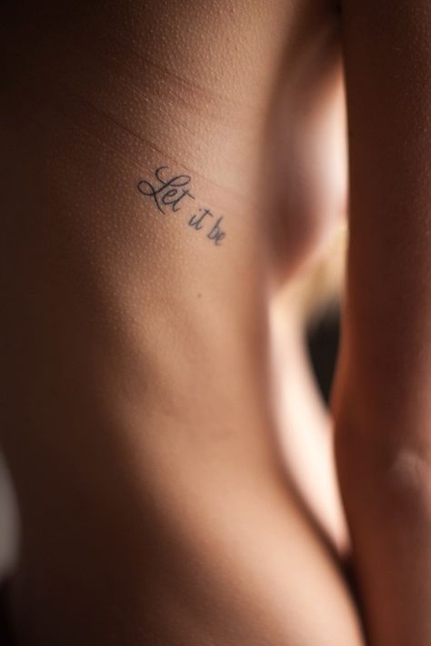 placement... only "just breathe" or "let go" Girl Side Tattoos, Let It Be Tattoo, Botanisches Tattoo, Wildflowers Tattoo, Font Tato, Tattoo Fonts Cursive, Cursive Tattoos, Side Tattoos, Diy Tattoo