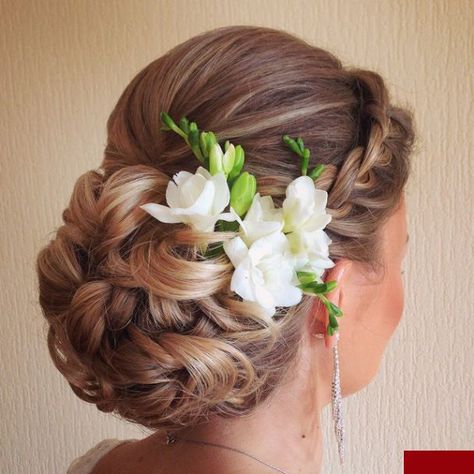 Bridesmade Hair, Bridesmaid Hair Braid, Peinados Hair Styles, Wedding Hair Up, Traditional Hairstyle, Bridal Hair Buns, Indian Wedding Hairstyles, Vintage Wedding Hair, Bridal Hair Updo