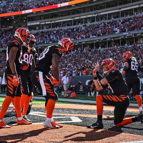 Bangles Football Cincinnati Bengals, F1 Photography, Joe Mixon, Joe Shiesty, Shield Cast, Football America, Joe Borrow, Cincinnati Bengals Football, Bengals Football