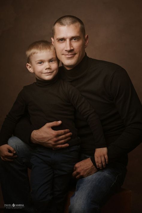 Father And Son Christmas Photos, Father Son Studio Photoshoot, Father And Son Photoshoot Studio, Father Son Photoshoot Ideas, Dad And Son Photoshoot, Dad And Son Photography, Father And Son Photoshoot, 2000s Photoshoot Ideas, Father Son Photography