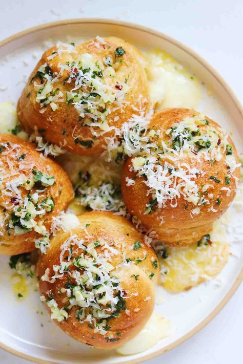 Crescent Roll Garlic Knots, Cottage Cheese Smoothie, Cottage Cheese Desserts, Garlic Knots Recipe, Garlic Rolls, Garlic Knots, Cottage Cheese Recipes, Cheesy Garlic Bread, Garlic Cheese