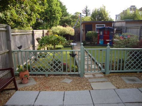 Low Trellis Fence, Garden Fence And Gate, Low Fence, Fence And Gate, Trellis Fence, Fence Planters, Fence Plants, Yard Fence, Green Fence