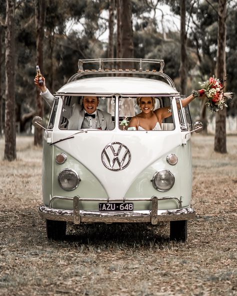 Vw Van Wedding Photos, Vw Bus Wedding Photos, Wedding Vw Bus, Vw Bus Photoshoot, Volkswagen Wedding, Vw Bus Wedding, Kombi Van, Wedding Transport, Photo Booth Company