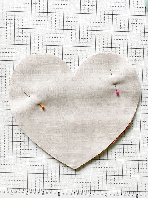 Rug Sewing, Sewing Activities, Mug Rug Tutorial, Valentine Mug, Heart Quilt Pattern, Mug Rug Patterns, Sewing Machine Projects, Heart Mug, Simple Sewing