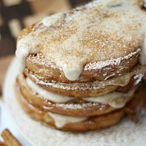 Cream Cheese Topping For French Toast, French Toast With Cream Cheese, Donut French Toast, Toast With Cream Cheese, French Toast Breakfast, Cinnamon French Toast, Cream Cheese Glaze, Toasted Bread, Cinnamon Toast