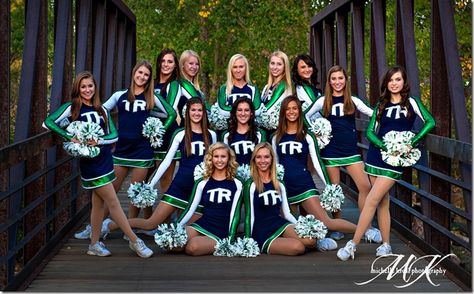 Cheer Squad Poses, Cheerleader Team Pictures, Cheer Leader Poses, Cheerleader Group Pictures, Cheer Team Poses Group Shots, Dance Team Pictures Group Shots, Cheerleading Group Pictures, Cheer Group Photos, Cheer Group Poses