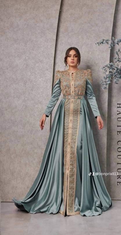 Arabian Princess Dress, Wedding Abaya, Royal Family Fashion, Fashion Show Dresses, Nail It, Pakistani Fancy Dresses, Beautiful Pakistani Dresses, Braut Make-up, Modest Dresses Casual