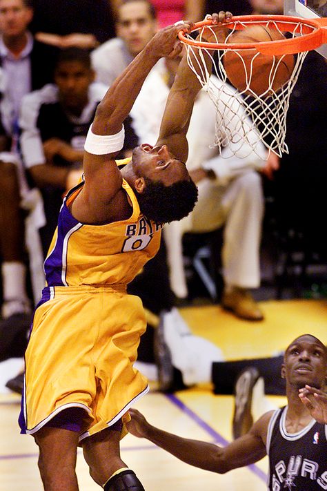 Kobe Bryant's most iconic and memorable photographs Iconic Pictures, Rip Kobe, Kobe Bryant Poster, Kobe Bryant 8, Kobe Bryant Family, Kobe & Gigi, Kobe Bryant Nba, Kobe Bryant Pictures, Kobe Bryant Black Mamba