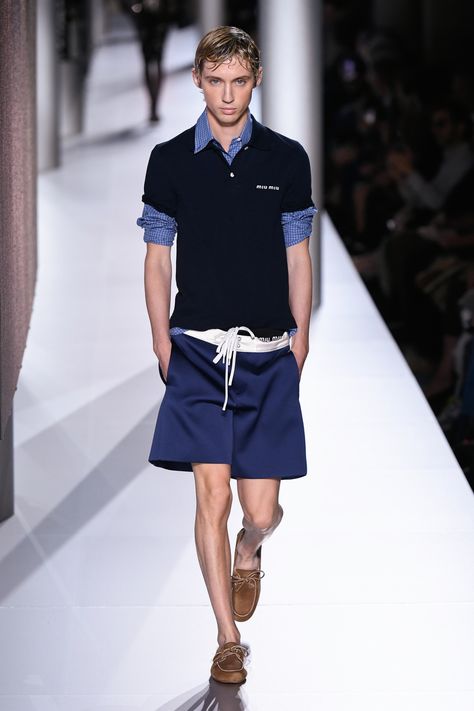 Miu Miu RTW Spring 2024 [PHOTOS] – WWD Miu Miu Boy Outfits, Miu Miu Boy Aesthetic, Miu Miu Boy, Office Siren Men, Miu Miu Menswear, Miu Miu Men, Miu Miu Outfit, London Wardrobe, Miu Miu Runway