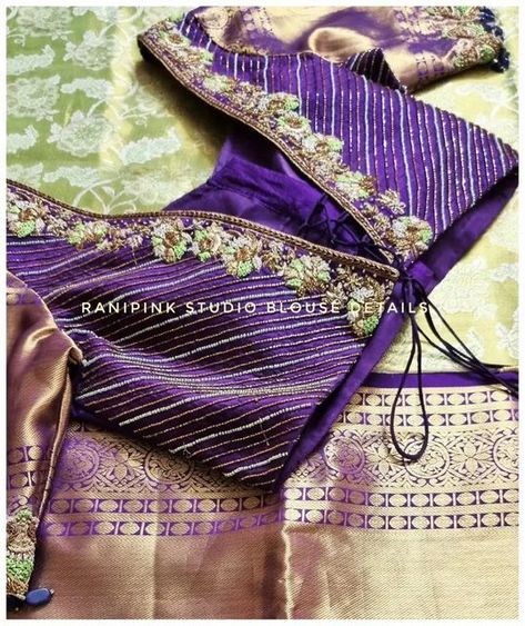 Bandhni Saree Blouse Design, Patola Saree Blouses Work, Traditional Blouses, Blouse Inspiration, Mirror Work Blouse Design, Blouse Designs Catalogue, New Saree Blouse Designs, Wedding Saree Blouse Designs, Traditional Blouse Designs