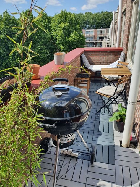 Balcony Barbecue Ideas, Tiny Balcony, Minimalist Apartment, Balcony Design, Small Balcony, Barbecue Grill, Balcony Decor, Gas Grill, Apartment Decor