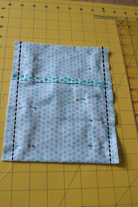 Homemade Heating Pad [Hot & Cold Rice Pack] – Mary Martha Mama Rice Warmers Diy Heating Pads, Heating Pad Pattern, Diy Rice Heating Pad, Rice Microwave, Diy Rice Bags, Diy Heat Pack, Homemade Heating Pad, Rice Heat Pack, Rice Packs