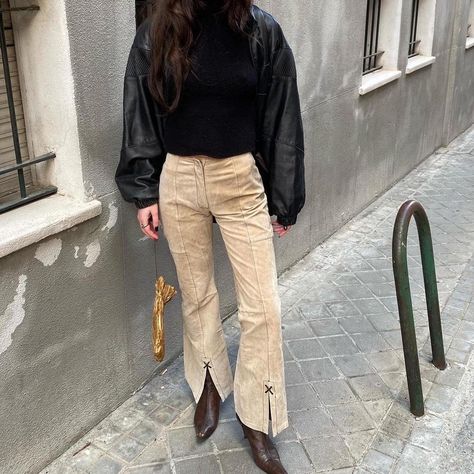 Suede Trousers Outfit, Suede Pants Outfit, Cowboy Pants, Trouser Outfit, Suede Pants, High Waist Pants, Brown Pants, Christmas Costumes, Leather Cross