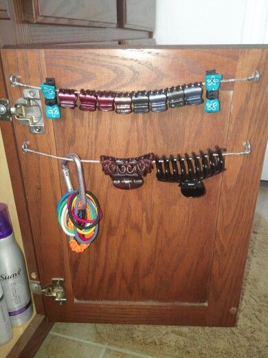 Ponytail Holder Storage, Organized House, Mirror Tile, House Renos, Be Organized, Colour Ideas, Picture Hanging, Hanging Wire, Ponytail Holders