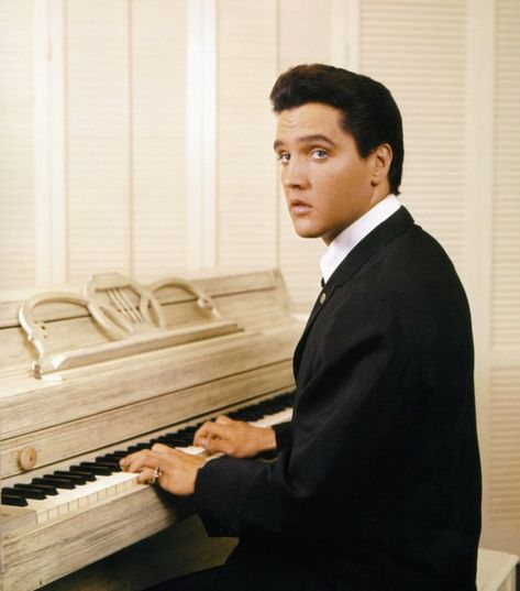 "Gospel music is the purest thing there is on this earth." - Elvis Presley Read about #Elvis' true passions in amzn.to/1DWNsv1 @Elvis_News Playing The Piano, Elvis Presley Pictures, Elvis Movies, Elvis Presley Photos, Memphis Tennessee, Gospel Music, The Piano, Graceland, Girls In Love