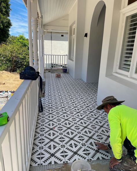 Balcony Tiles, Entryway Tile, Modern Porch, Front Verandah, Porch Tile, Entryway Inspiration, Black Tile, Diy Front Porch, Patio Tiles