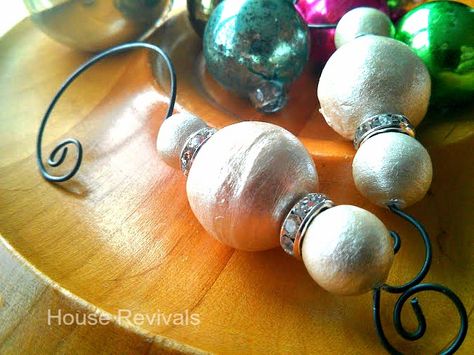 House Revivals: Make Fancy Wire Ornament Hangers -- It's Easier Than You Think! Diy Ornament Hangers, Ornament Hangers, Wire Ornaments, Diy Ornament, Hanger Diy, Wire Hangers, Holiday Decorating, Wood Ornaments, Holiday Diy