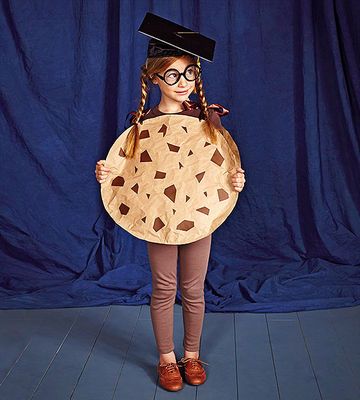 This genius guise is crafted from supplies you're likely to have on hand: just add glasses and a graduation cap ($12; gradshop.com). Swap out the accessories for a pair of boxing gloves and a faux black eye and you've got yourself a Tough Cookie. Cookie Halloween Costume, Pun Costumes, Punny Costumes, Punny Halloween Costumes, Cookie Costume, Clever Costumes, Clever Halloween, Cheap Halloween Costumes, Clever Halloween Costumes