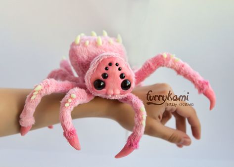 Creepy Stuffed Animals, Cute Spider, Spider Art, Fantasy Art Dolls, Sewing Stuffed Animals, Cute Fantasy Creatures, Toy Art, Kawaii Plushies, Cute Stuffed Animals