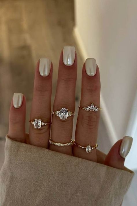 Short Winter Nails, Simple Nail Art Ideas, Winter Nails Designs, Winter Nail Trends, Look Winter, Simple Nail Art, New Years Nail Designs, Brown Nails Design, New Years Eve Nails