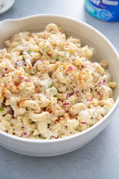 Tuna Pasta Salad Recipe Pasta Salad Ranch, Amish Potato Salad, Amish Pasta Salad, Amish Dishes, Amish Pasta, Salad Ranch, Red Party Ideas, Tailgate Sides, Amish Macaroni Salad