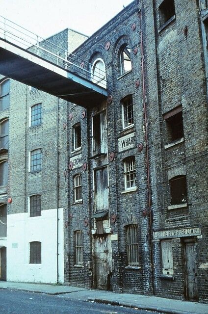 London 80s, 80s London, Bermondsey London, Historic London, London Docklands, London Theme, English Architecture, London Buildings, British Architecture