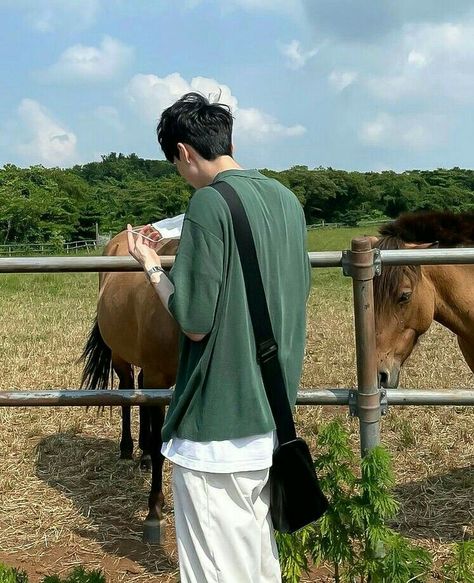 Farmer Guy Aesthetic, Farmer Boy Aesthetic, Uzzlang Aesthetic, Boys Camp, Farmer Boy, Handsome Asian Men, Boys Fits, Ideal Man, Man Style