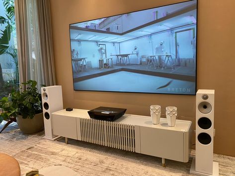 Living Room Speakers, Hifi Room, Home Theater Surround Sound, Theater Room Design, Media Room Design, Bar Living Room, Home Cinema Room, Corner Sofa Design, Home Theater Setup