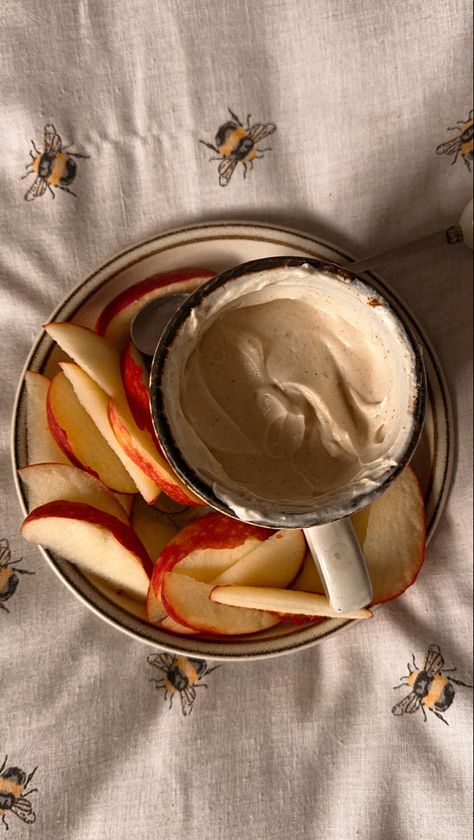 apple,yogurt,cinnamon and peanut butter 🫶🏻 Apple Sauce Aesthetic, Celery And Peanut Butter, Apple And Yogurt, Uni Recipes, Celery Peanut Butter, Apples And Peanut Butter, Cinnamon Snack, Apple Yogurt, Greek Yogurt And Peanut Butter