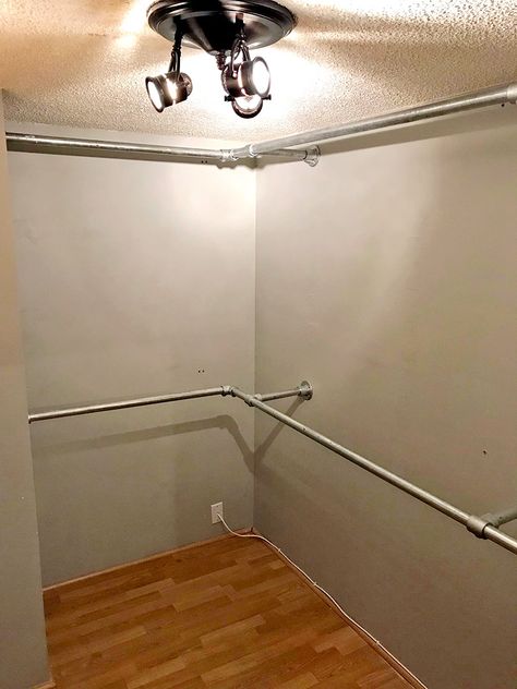 Industrial Pipe Closet, Walk In Closet Plan, Pipe Closet, Industrial Closet, Diy Walk In Closet, Diy Closet Shelves, Wall Mounted Clothing Rack, Closet Redo, Closet Diy