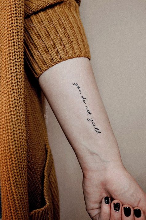 kindgom of ash tattoo Keep Reaching Out Your Hand Tattoo, Acotar Tattoo Ideas Quotes, Readers Tattoo Ideas, Tiny Acotar Tattoo, Acotar Quote Tattoo, Acotar Tattoo Quotes, Sarah J Maas Tattoos, Do Not Yield Tattoo, Acotar Back Tattoo