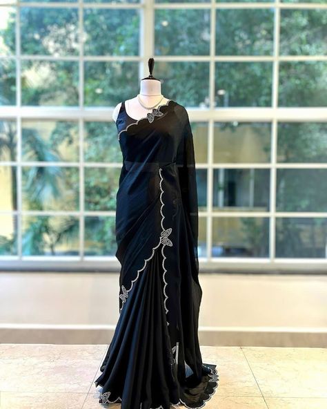 Get trendy get blacky classy but in exquisite pearl hand crafted beaded saree comes with an shimmer Organza Silk fabric and to match with it you'll find a nice matchy blouse. Price 1950rs Contact/WhatsApp097806 66577 Black Shimmer Saree, Beaded Saree, Black Sarees, Shimmer Saree, Plus Size Lehenga, Simple Kurta, Fancy Lehenga, Engagement Lehenga, Cutwork Saree