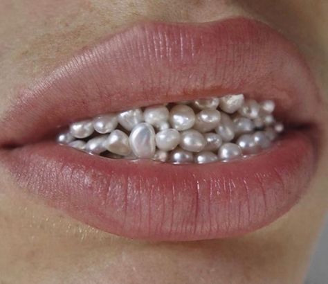 Pearl Aesthetic, Lip Art, Seed Pearl, Mode Inspo, White Aesthetic, Makeup Inspo, Mood Board, Pear, Lips