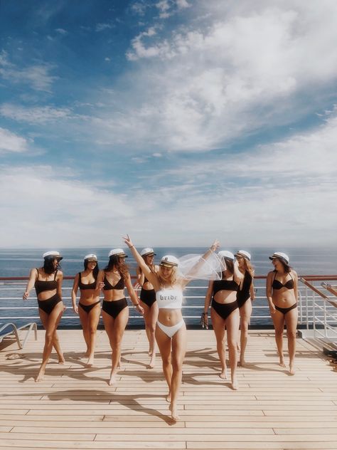 Bridal Party Bathing Suits, Boat Bachelorette Aesthetic, Bachelorette Yacht Party Ideas, Beach Outfits Bachelorette, Ship Bachelorette Party, Yacht Party Bachelorette, Indy Blue Bachelorette, Bridal Party Swimsuit Ideas, Beach Bachelorette Party Boat