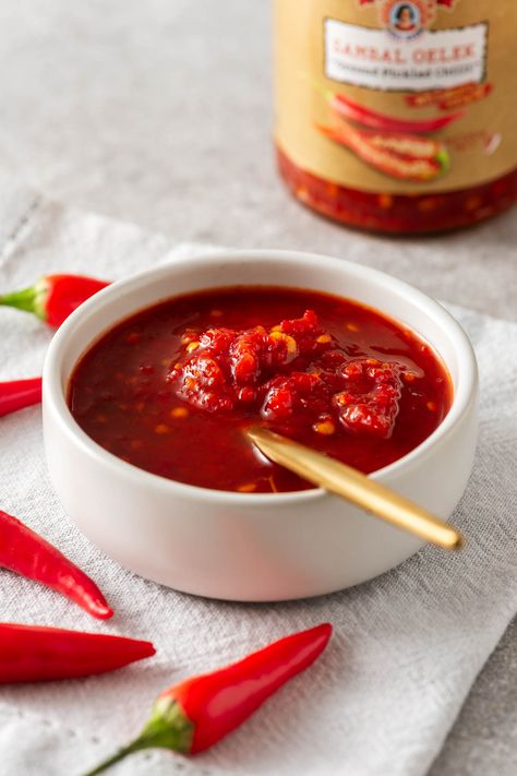 Sauce Photography, Tabasco Hot Sauce, Fresno Peppers, Harissa Paste, Pepper Paste, Sambal Oelek, Kaffir Lime Leaves, Honey Sauce, Serrano Pepper