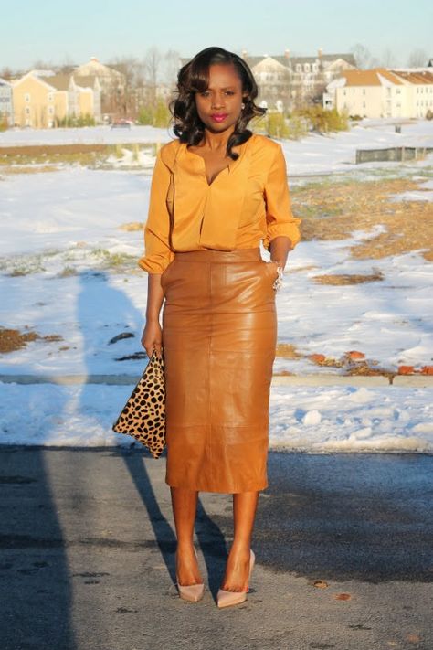 Neutral Mustard | Prissysavvy Brown Leather Skirt Outfit, Tan Leather Skirt, Moda Over 40, Spring Skirt Outfits, Brown Leather Skirt, Leather Skirt Outfit, Cute Work Outfits, Fall Outfits For Work, Skirt Outfit