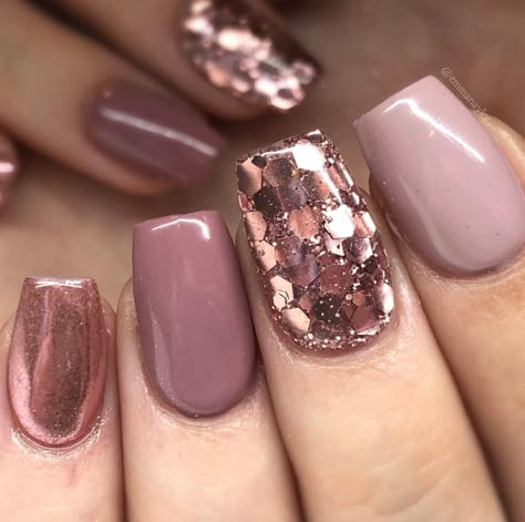 Rose Gold Nails Acrylic, Champagne Nails, Rose Gold Nails Design, Idee Babyshower, Rose Gold Chrome, Champagne Rose, Rose Gold Nails, Nail Designs Glitter, Toe Nail Art