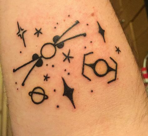 Starwars Tattoo Minimalist, Minimalist Star Wars Tattoo, Minimalist Star Wars, Minimalist Cat Tattoo, Nova Tattoo, Punk Tattoo, Aesthetic Tattoos, Tattoo Board, Tattoo Minimalist