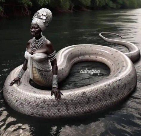 Black Water Goddess, Black Mermaid Art, African Witch, Black Love Artwork, Black Witches, Voodoo Priestess, Africa Art Design, African Mythology, African Goddess