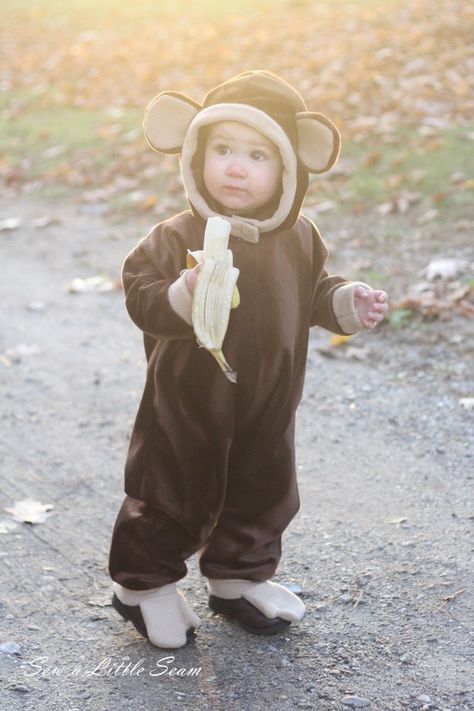 Curious George and the Man With the Yellow Hat Costume Diy Monkey Costume Kids, Diy Monkey Costume, Toddler Monkey Costume, Baby Monkey Costume, Monkey Costume, Monkey Costumes, Costume Carnaval, Pig Costumes, Halloween Sewing