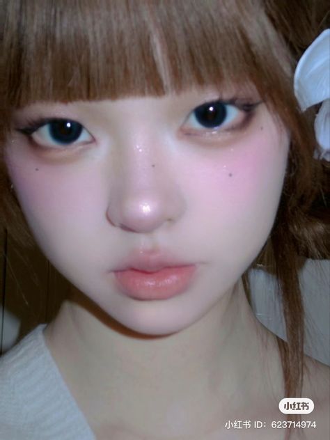 Makeup Ideas Cute Simple, Blush Blind Makeup, Doll Face Makeup Cute, Japanese Natural Makeup, Doying China Makeup, Japanese Igari Makeup, Makeup Ideas Face, Cutecore Makeup, Cutesy Makeup